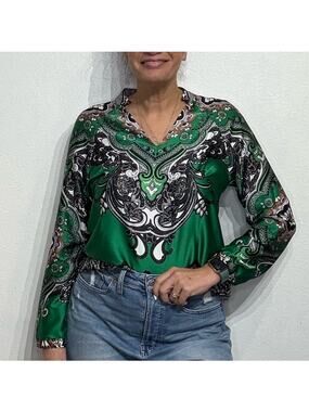 Chico's Green Print Satin V-Neck Blouse Sz 0/S